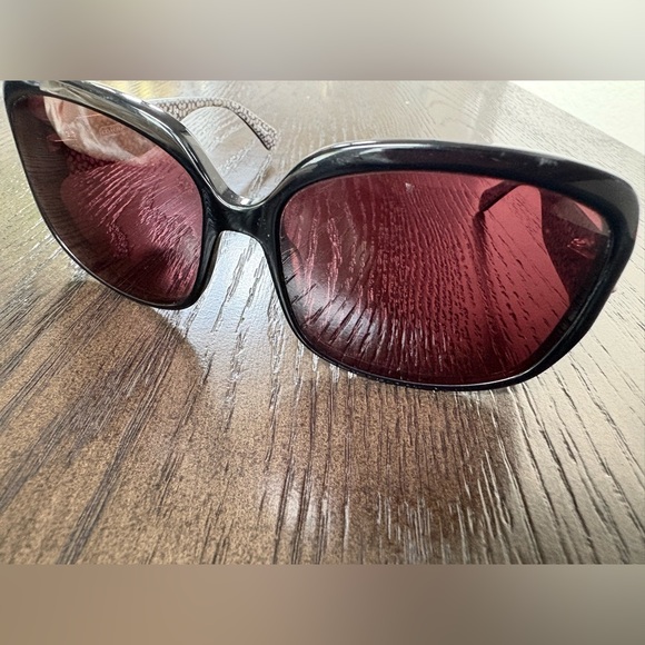 Women’s black frame Sunglasses COACH Chic Black Sunglasses with Red Lenses - Picture 1 of 6